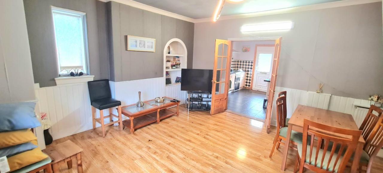 Beautiful 4 Bedroom Cottage - Ideal Location - Free Parking 에든버러 외부 사진