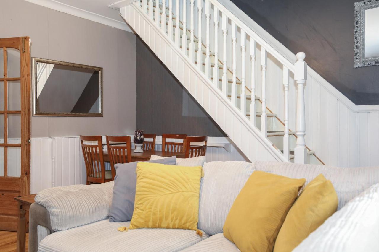 Beautiful 4 Bedroom Cottage - Ideal Location - Free Parking 에든버러 외부 사진