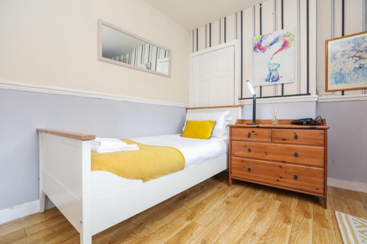 Beautiful 4 Bedroom Cottage - Ideal Location - Free Parking 에든버러 외부 사진