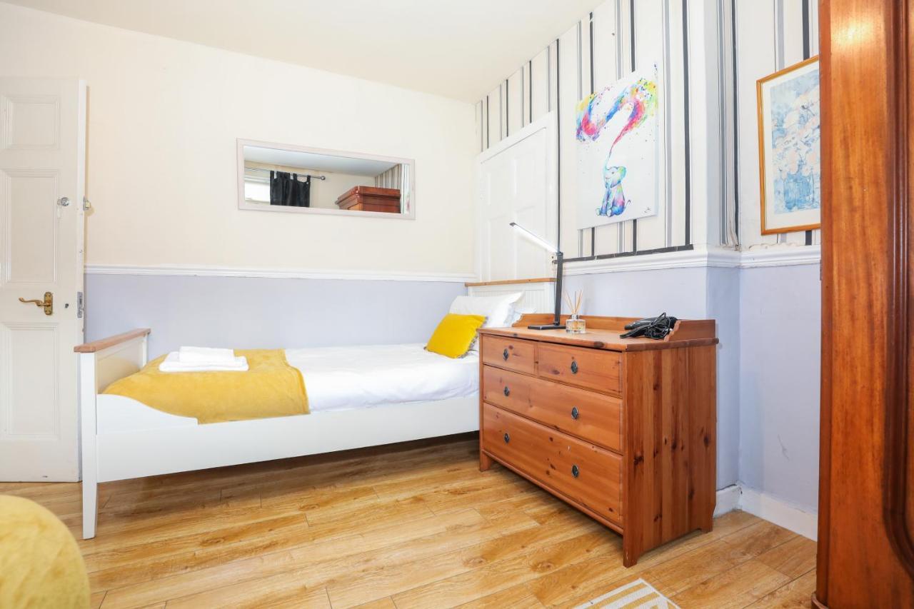 Beautiful 4 Bedroom Cottage - Ideal Location - Free Parking 에든버러 외부 사진